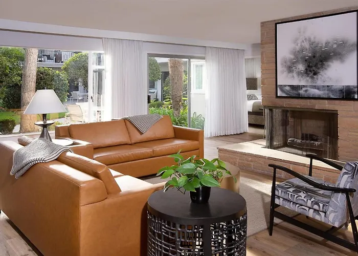 West Beach Inn, A Coast Hotel